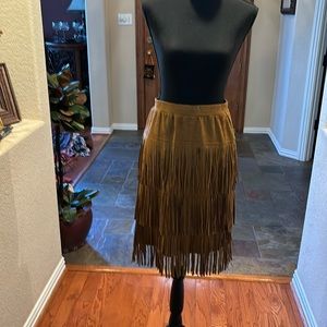 Sensational camel colored suede fringed skirt by Back in The Saddle. SZ:M  NWOT